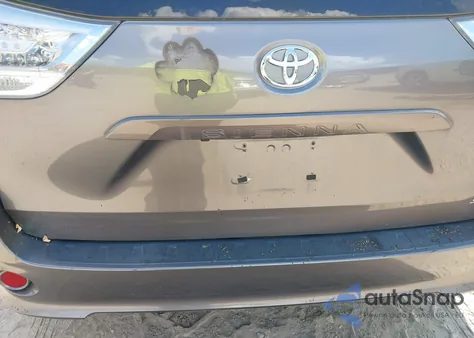 2018 Toyota Sienna Se 8 Passenger from USA, damaged, VIN 5TDXZ3DC3JS914963